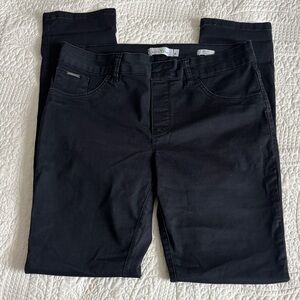 Women's Black Skinny Jeans, very comfortable, like new.